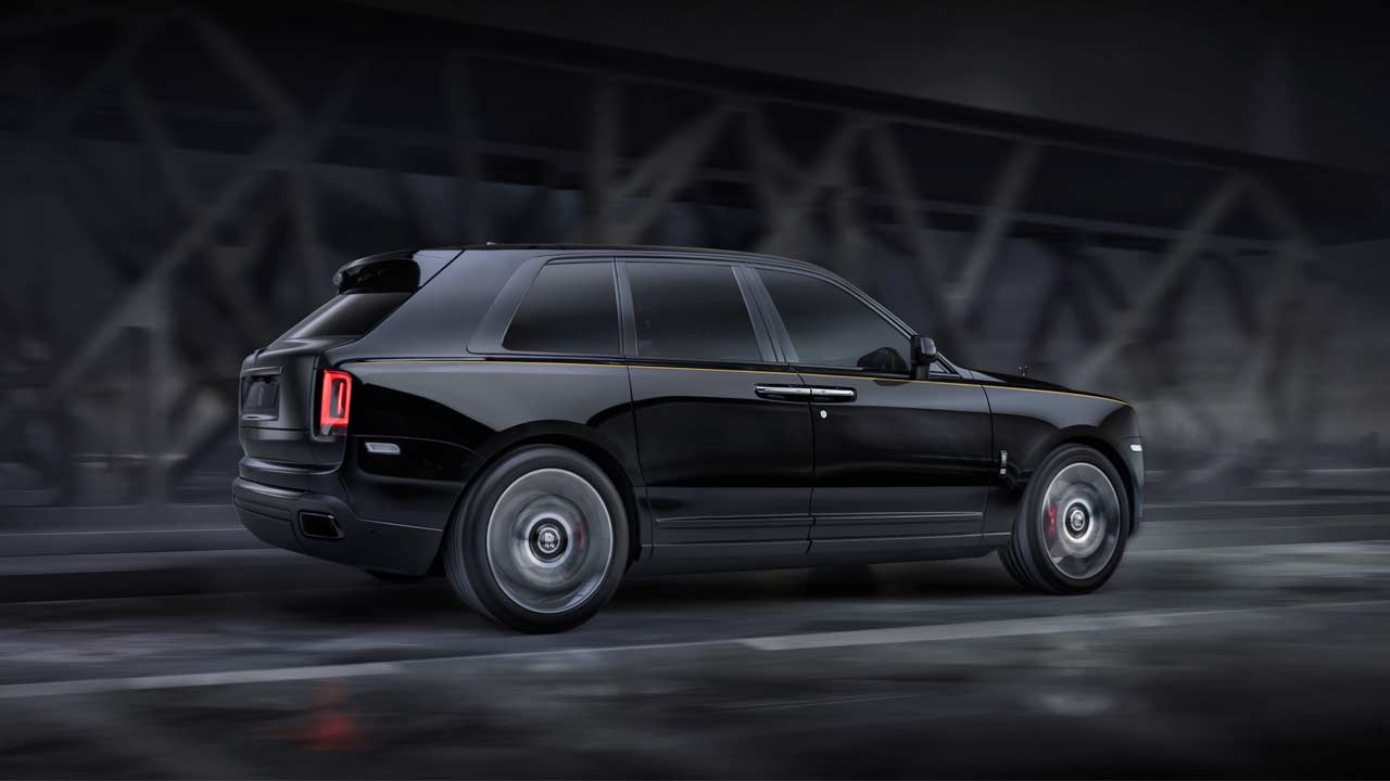 Rolls-Royce-Cullinan-Black-Badge_side