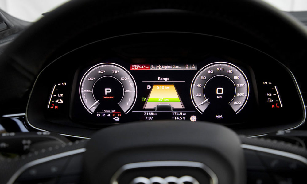 2020-Audi-Q7-TFSI-e-quattro_interior_instrument_cluster