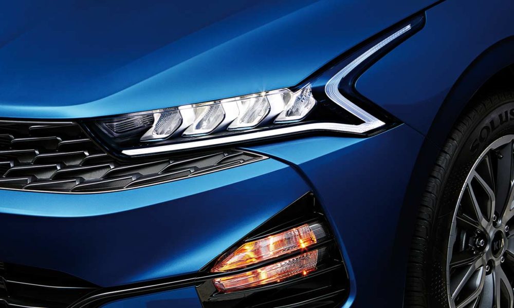 2020-Kia-K5-Optima-fastback-sedan_headlamps