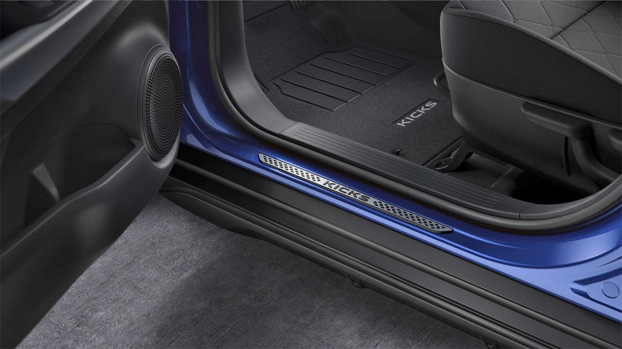 2020-Nissan-Kicks_interior_door_sill