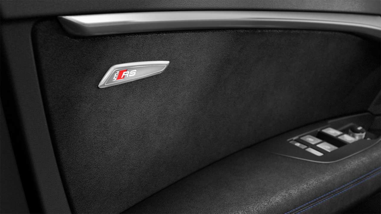 Audi-RS-25-years-anniversary-package_door-pad-badge