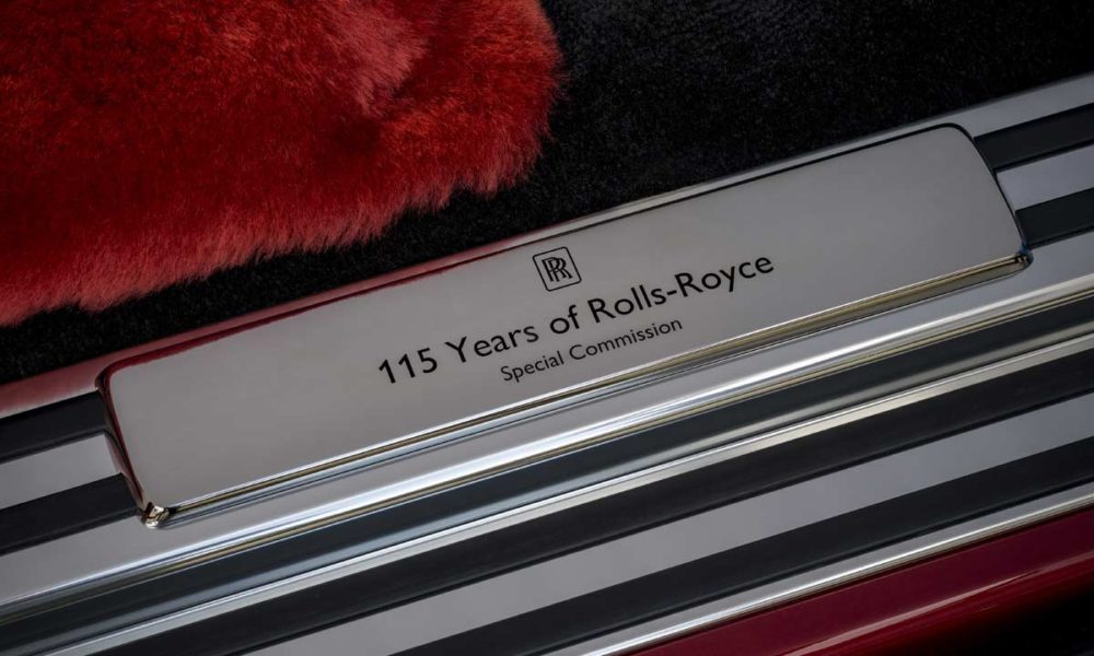 Rolls-Royce-Red-Phantom_door_sill