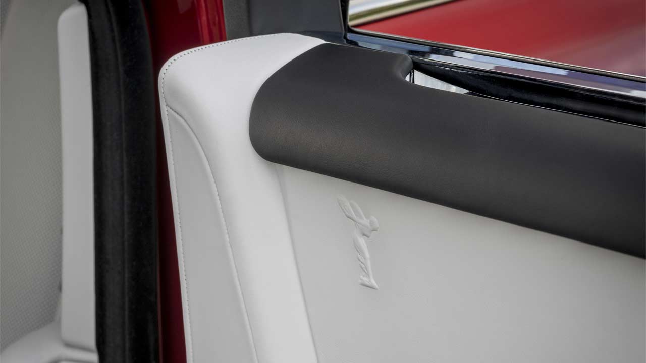 Rolls-Royce-Red-Phantom_interior_2