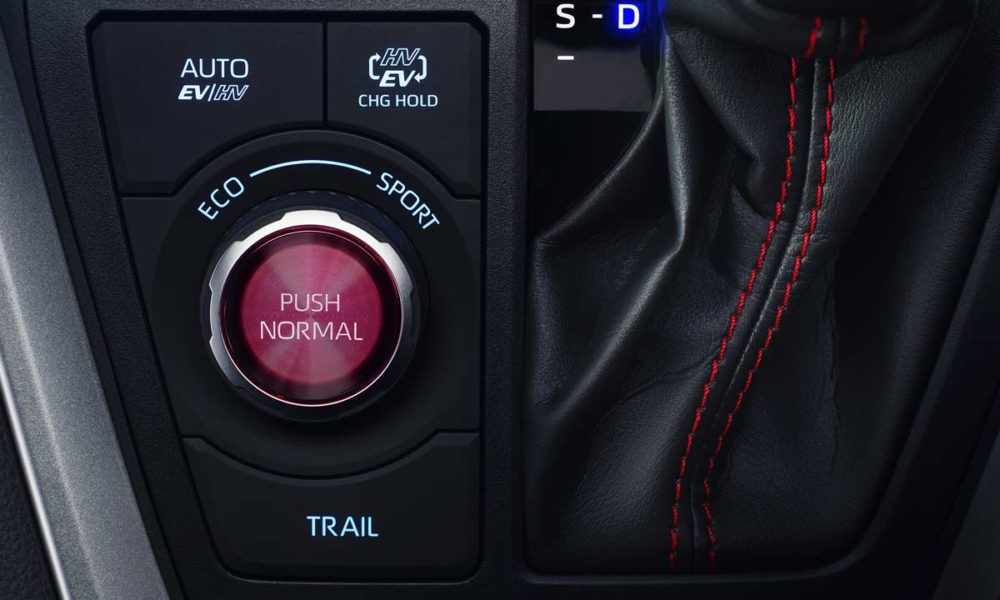 2020-Toyota-RAV4-Plug-in-Hybrid_interior_centre_console