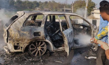 2016-Volvo-XC90-caught-fire-in-India
