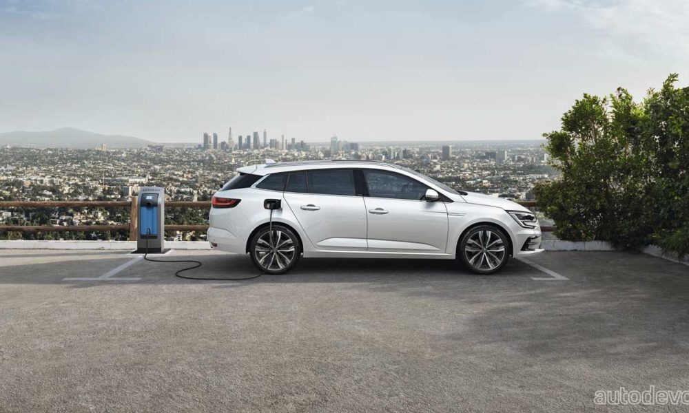 2020-Renault-Megane-E-Tech-Plug-In-Hybrid_2