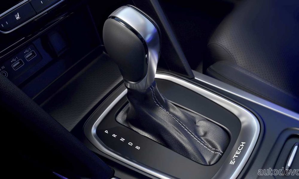 2020-Renault-Megane-E-Tech-Plug-In-Hybrid_interior_centre_console