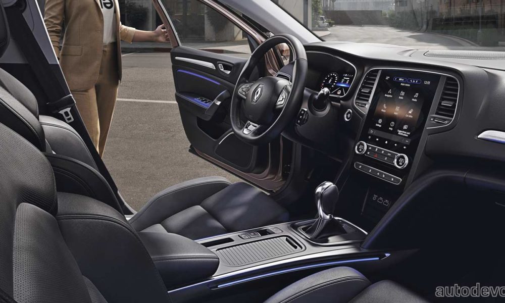 2020-Renault-Megane_interior