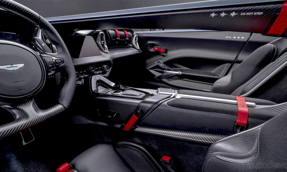 Aston-Martin-V12-Speedster_interior_2