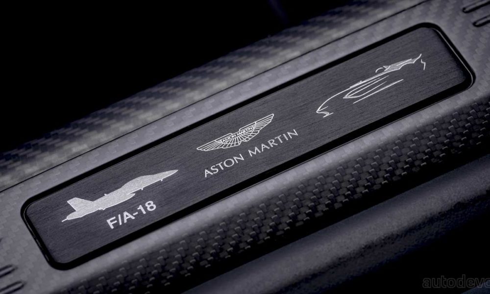 Aston-Martin-V12-Speedster_interior_4