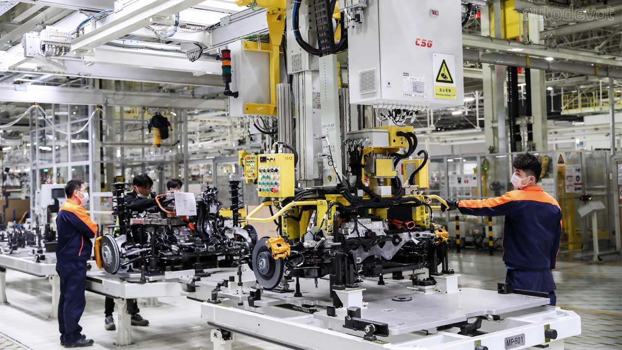 Polestar-2-production-begins-in-Luqiao,-China_2