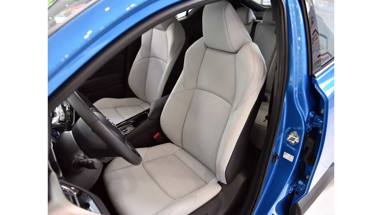 Toyota-C-HR-EV_interior_seats