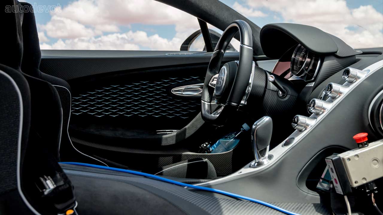 Bugatti-Divo-testing_interior