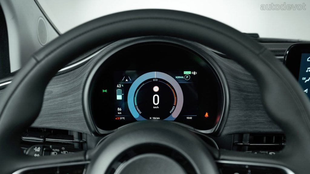 Fiat-New-500-electric-interior-instrument-cluster