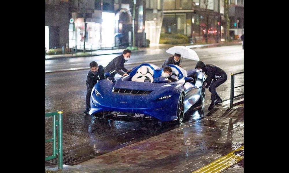 McLaren-Elva-caught-in-rain-in-Japan