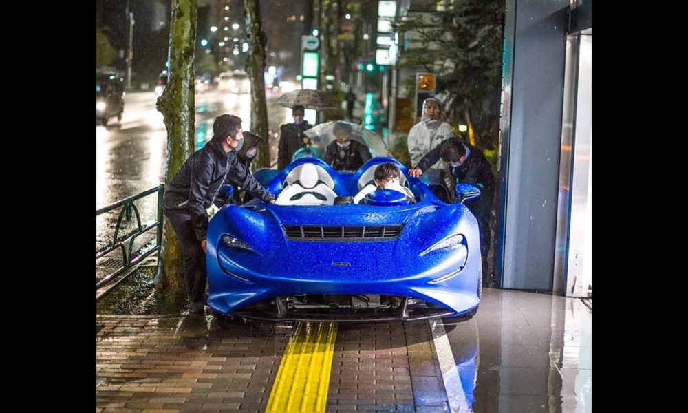 McLaren-Elva-caught-in-rain-in-Japan_2