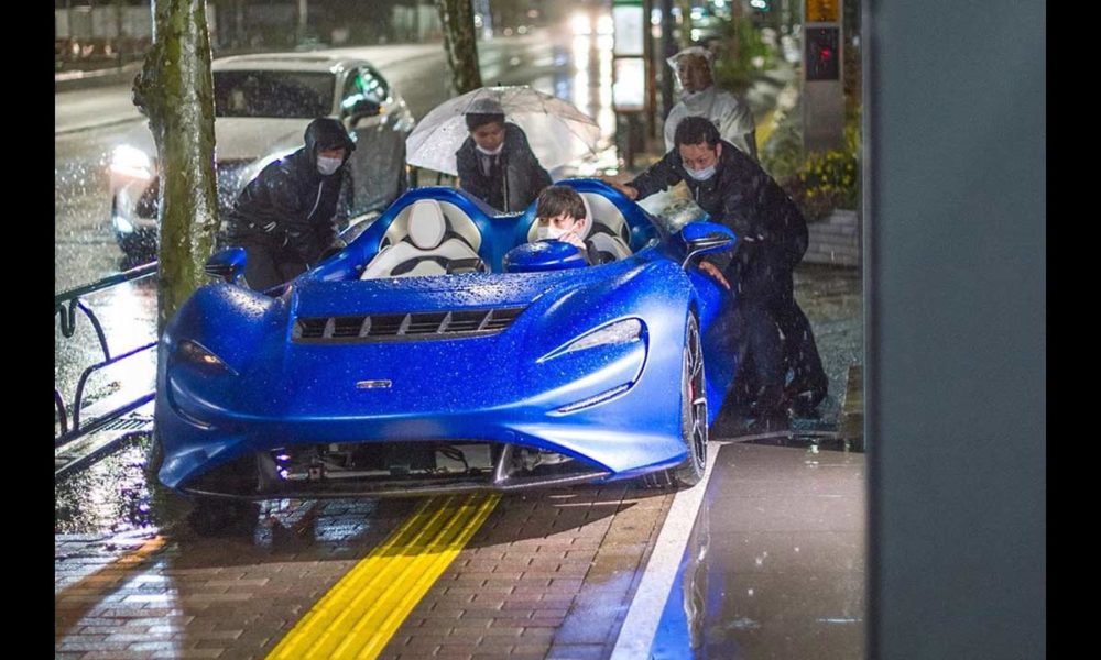 McLaren-Elva-caught-in-rain-in-Japan_3