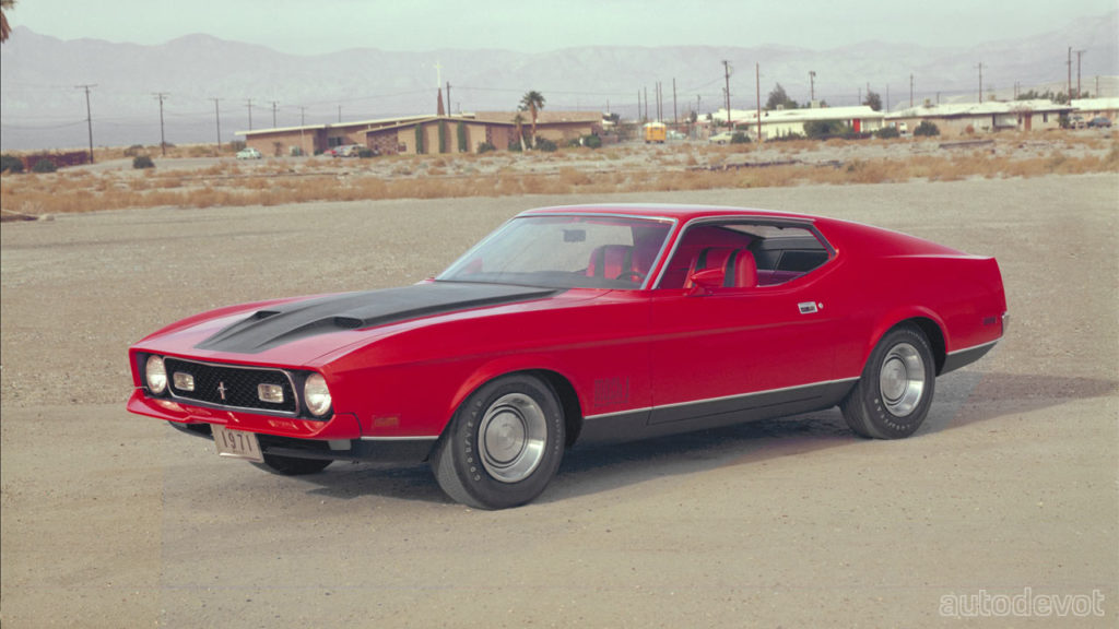 1971-Ford-Mustang-Mach-1-fastback