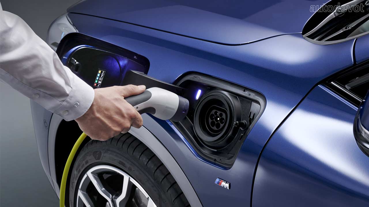 2020-BMW-X2-facelift-xDrive25e_charging_port