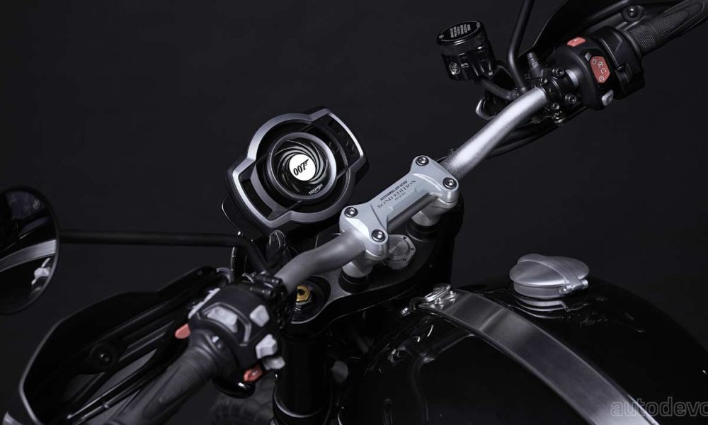2020-Triumph-Scrambler-1200-Bond-Edition_instrument_cluster