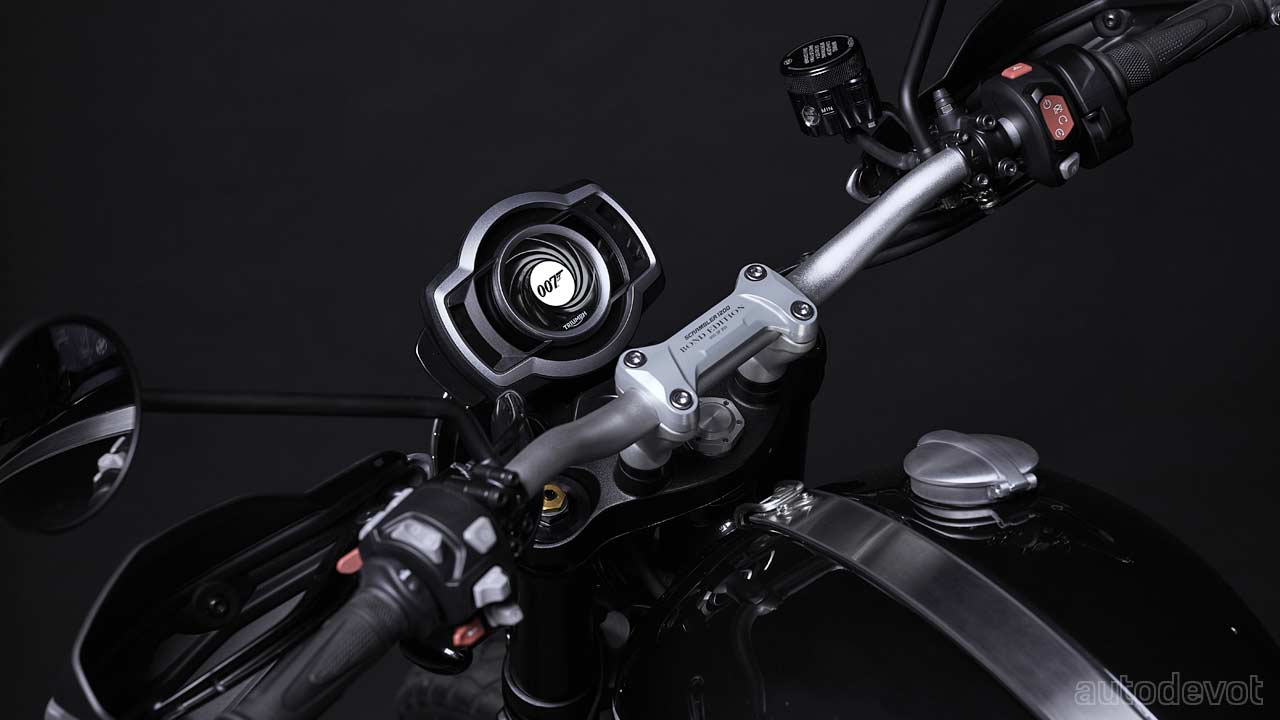 2020-Triumph-Scrambler-1200-Bond-Edition_instrument_cluster