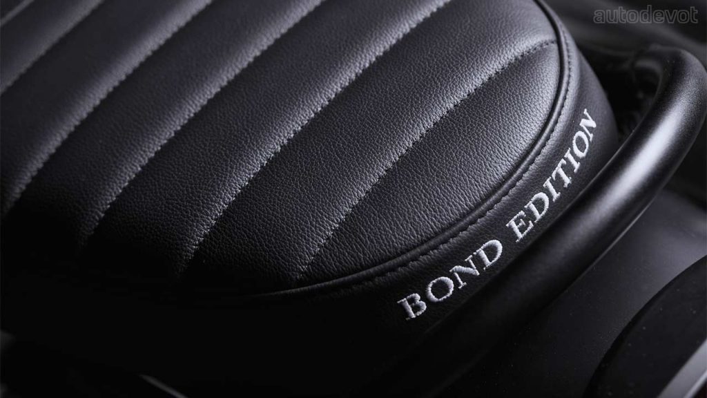 2020-Triumph-Scrambler-1200-Bond-Edition_seat