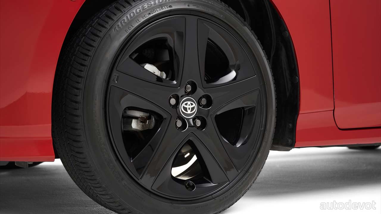 2021-Toyota-Prius-2020-Edition_wheels