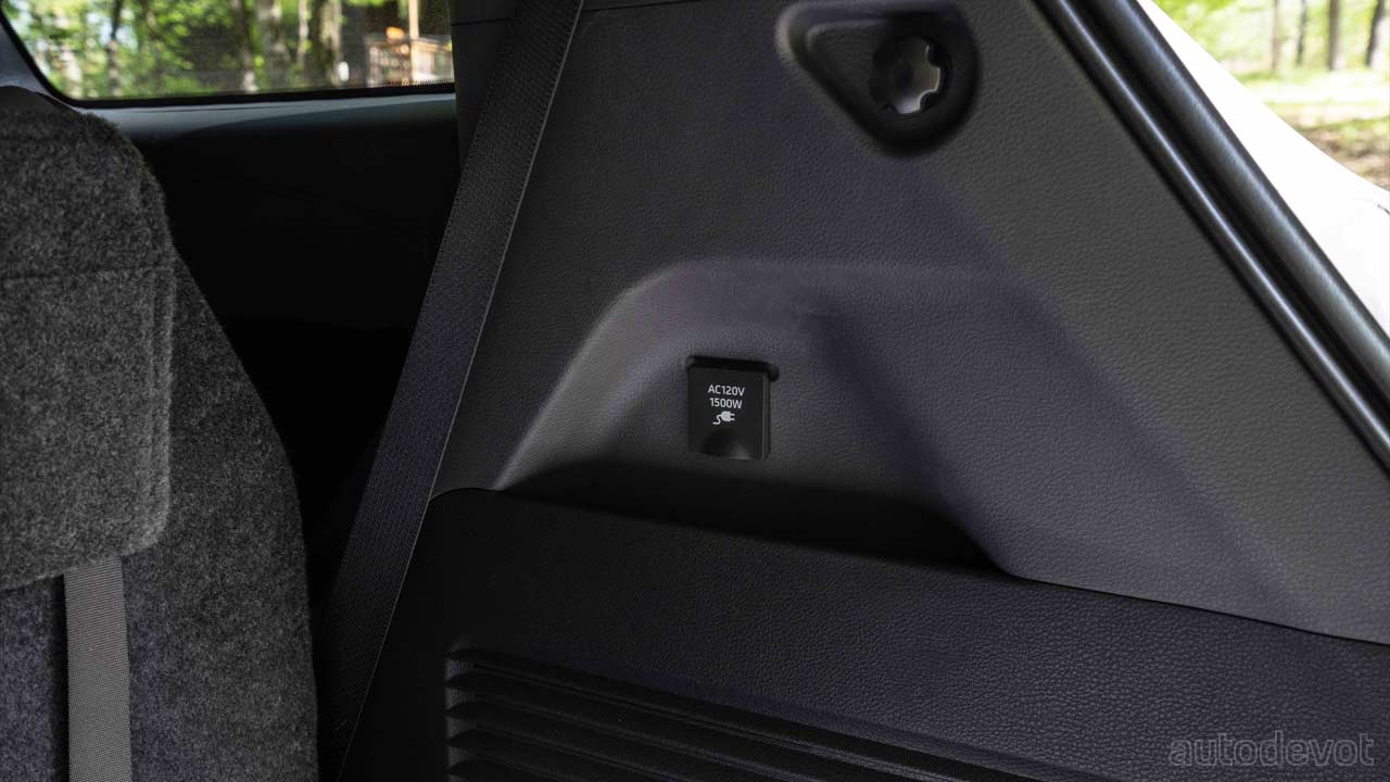 2022-Toyota-Sienna-interior-rear-power-outlet