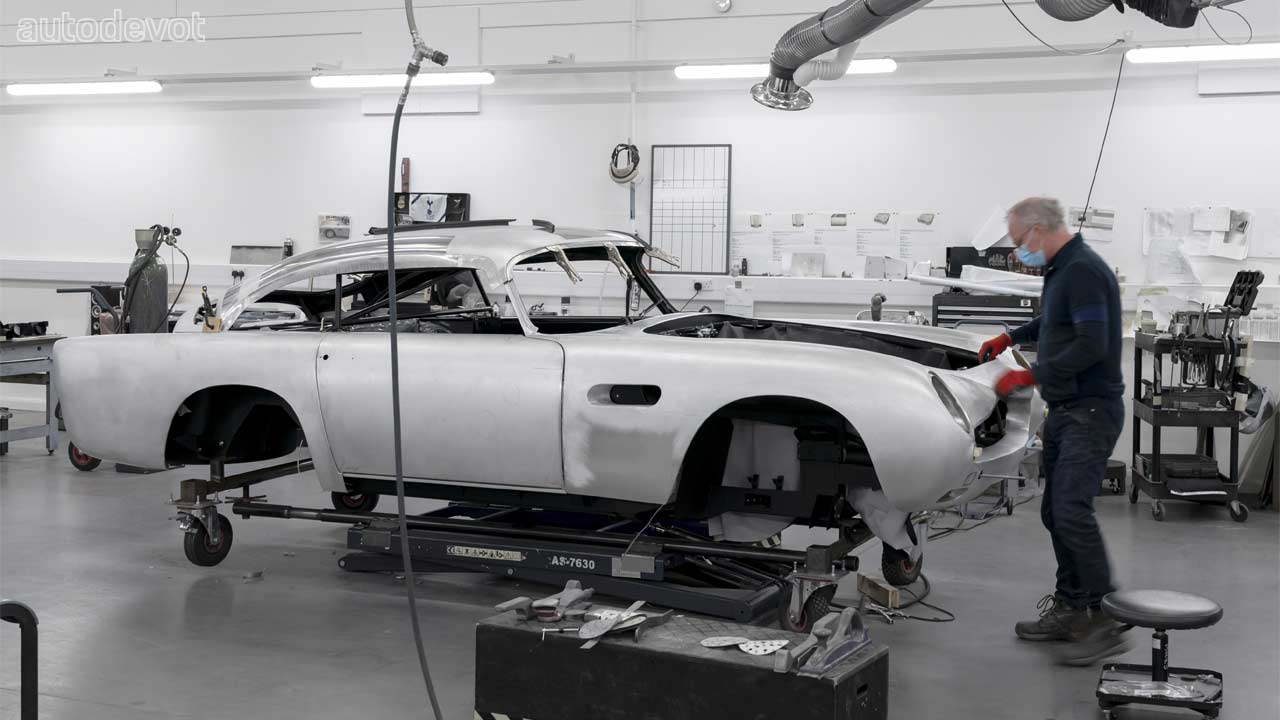 Aston-Martin-DB5-Goldfinger-Continuation-Cars-Production-scenes_2