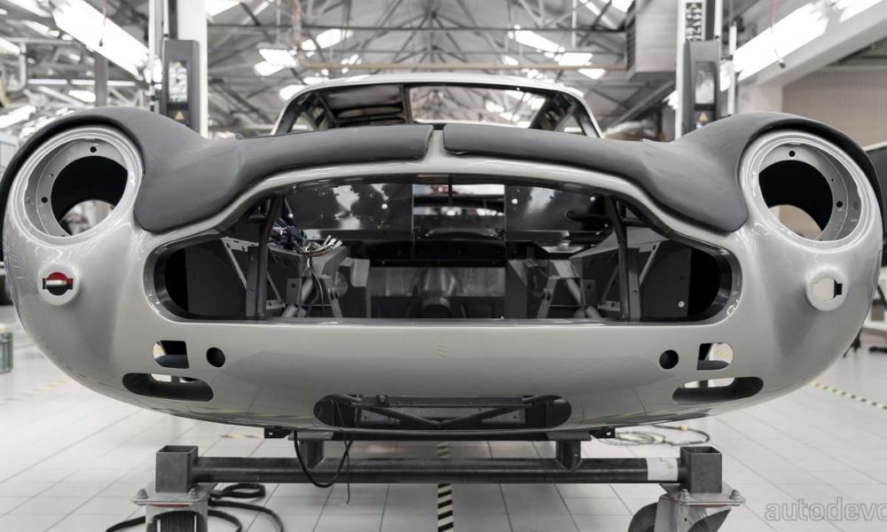 Aston-Martin-DB5-Goldfinger-Continuation-Cars-Production-scenes_3