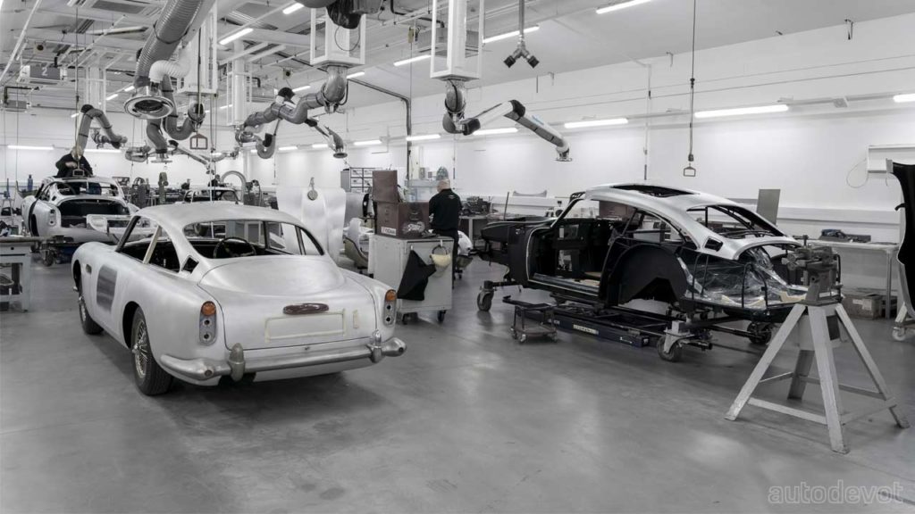 Aston-Martin-DB5-Goldfinger-Continuation-Cars-Production-scenes_4