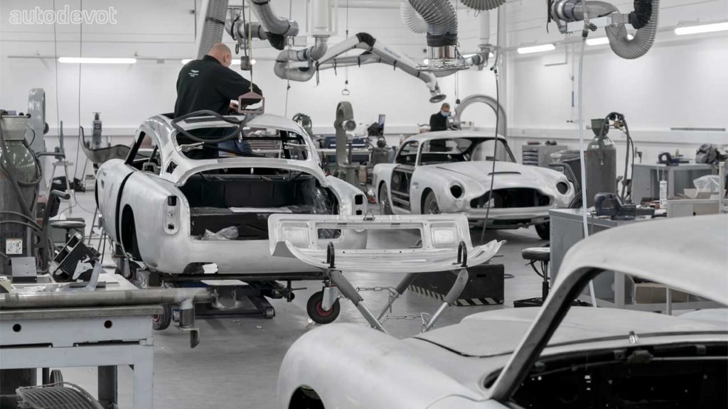 Aston-Martin-DB5-Goldfinger-Continuation-Cars-Production-scenes_5