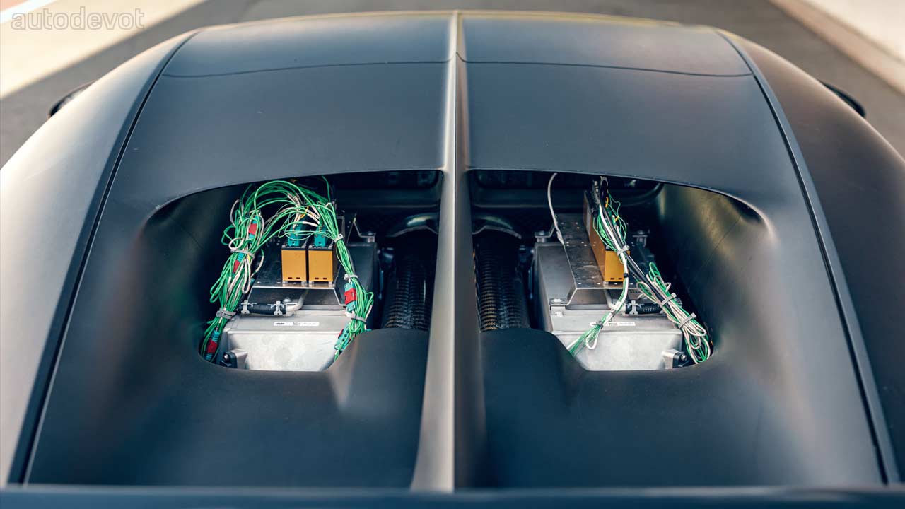 Bugatti-Chiron-Pur-Sport-dynamic-testing-Bilster-Berg_4