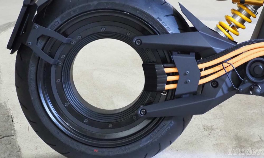 hubless rear wheel motorcycle