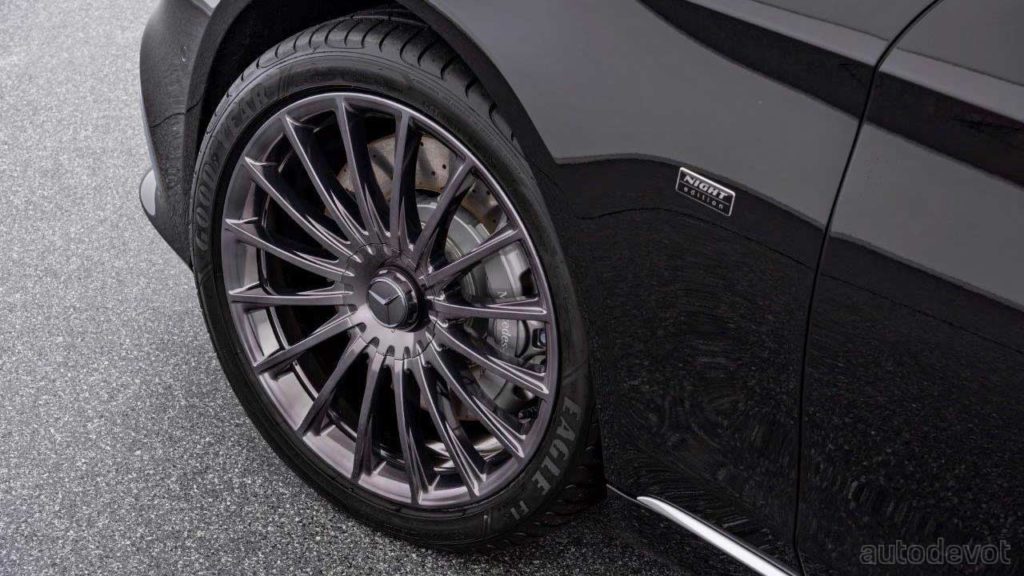 2020-Mercedes-Maybach-S-650-Night-Edition_4