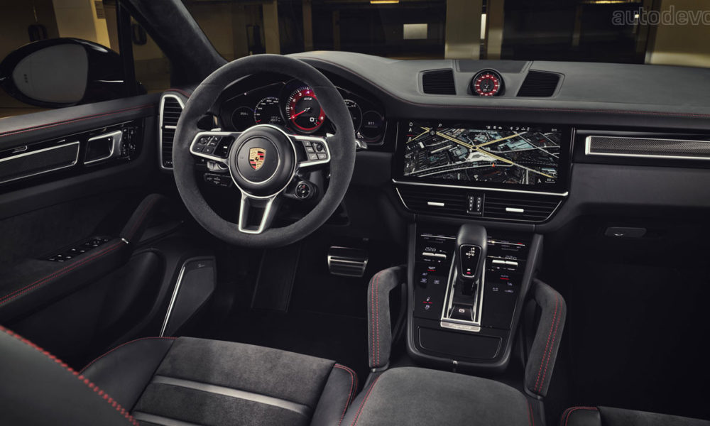 2020-Porsche-Cayenne-GTS_interior