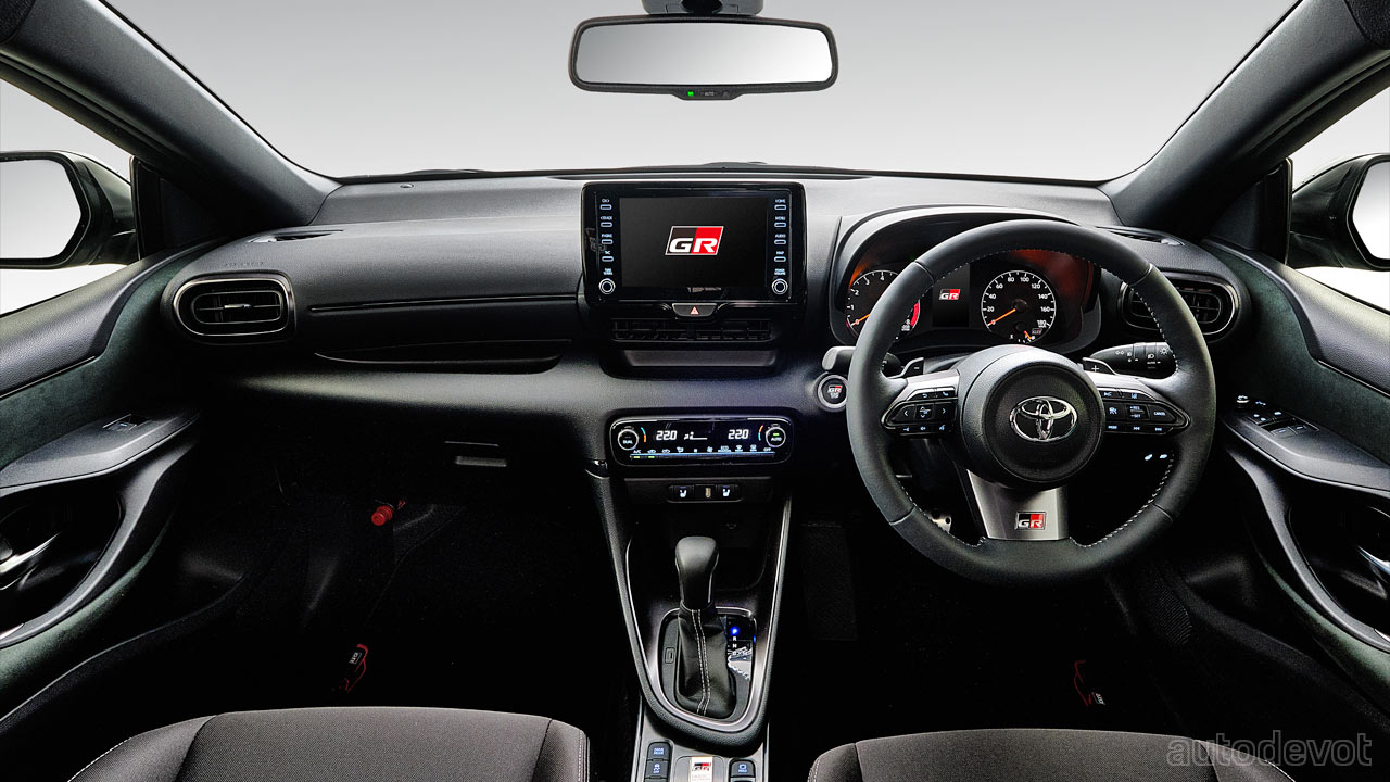 2020-Toyota-GR-Yaris-hot-hatch-RS-black-pearl_interior