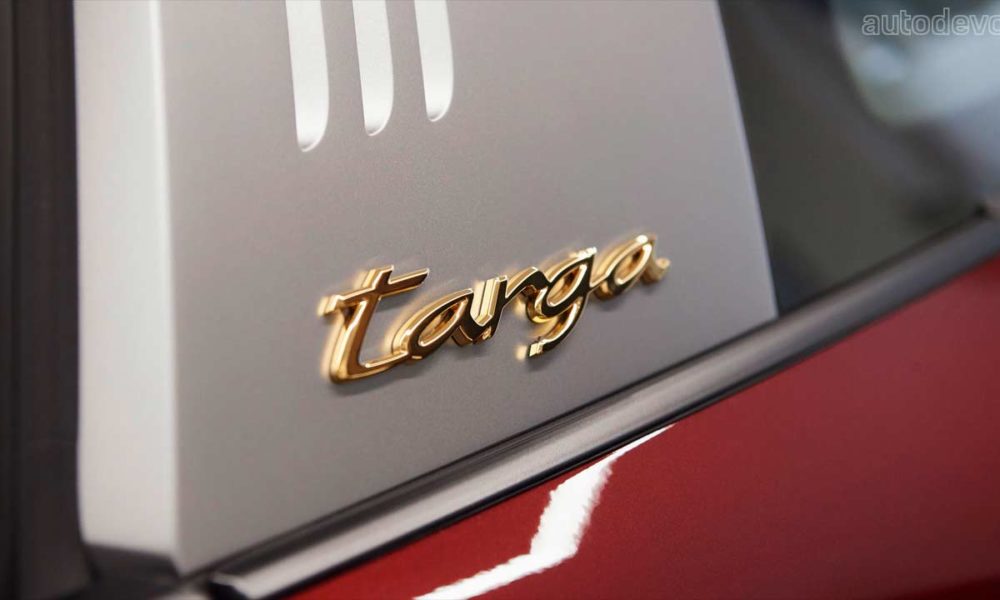 2021-Porsche-911-Targa-4S-Heritage-Design-Edition_badges_2
