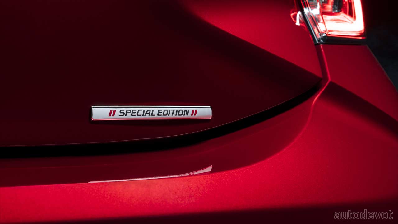 2021-Toyota-Corolla-Hatchback-Special-Edition_badge