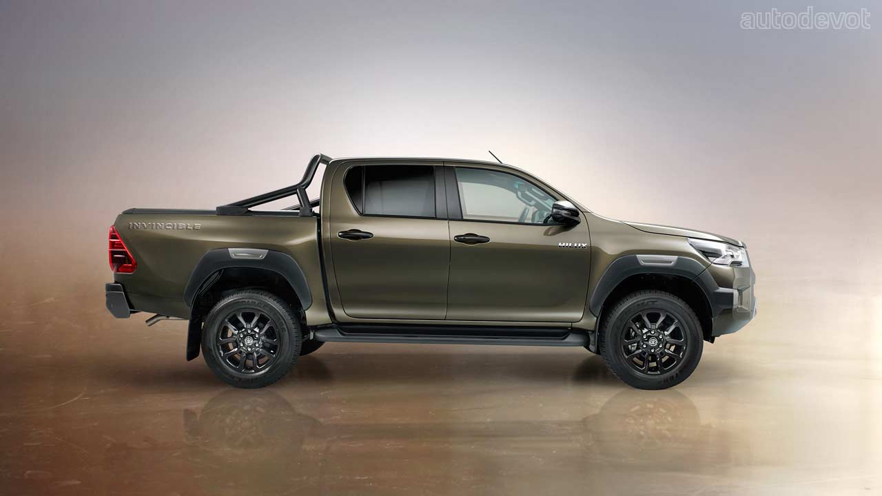 2021-Toyota-Hilux-facelift_side