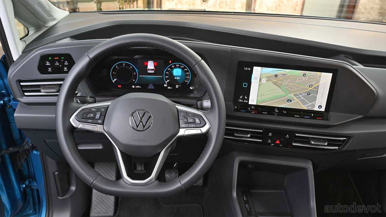 5th-generation-2020-Volkswagen-Caddy-Life_interior