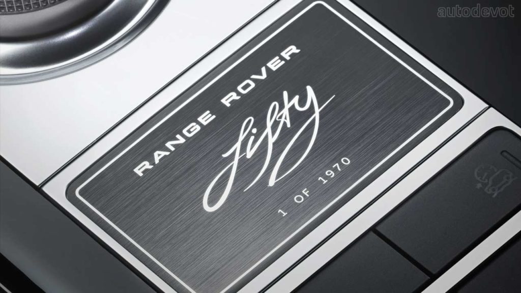 Classic-Range-Rover-and-Special-edition-Range-Rover-Fifty_interior_centre_console_2