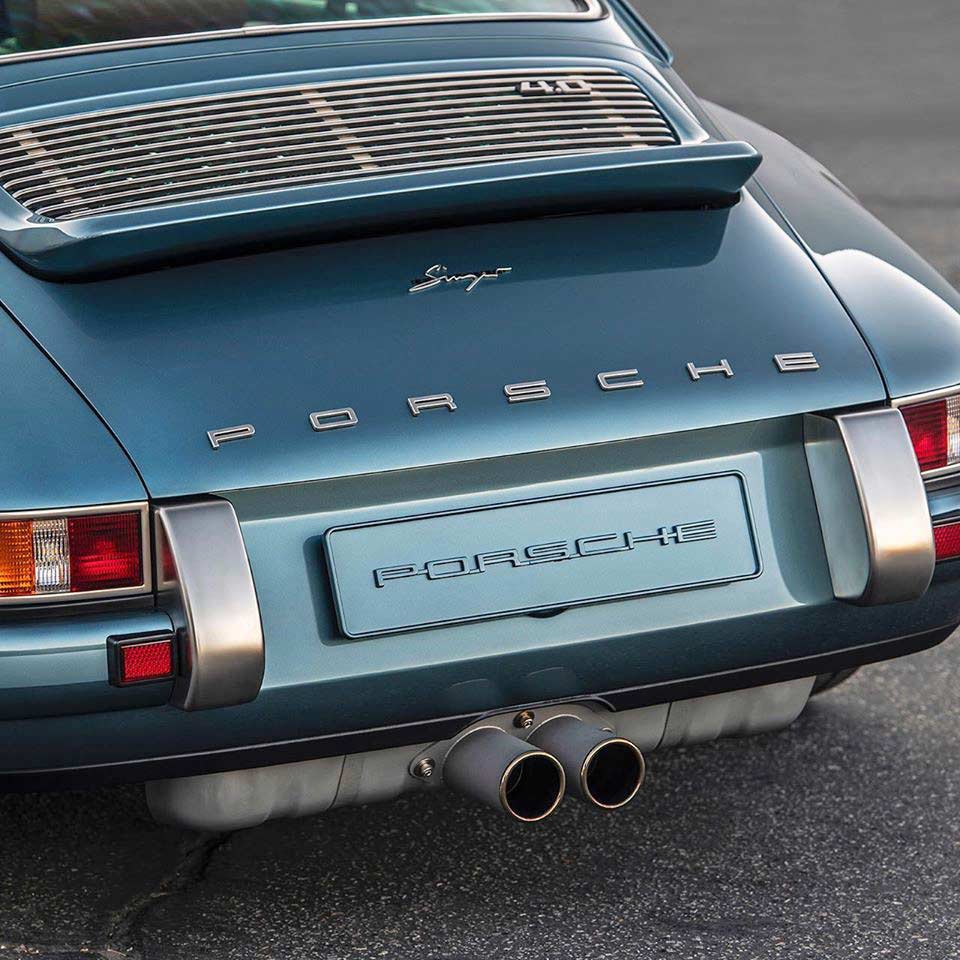 Singer-Porsche-911-Octagon-Commission_exhaust