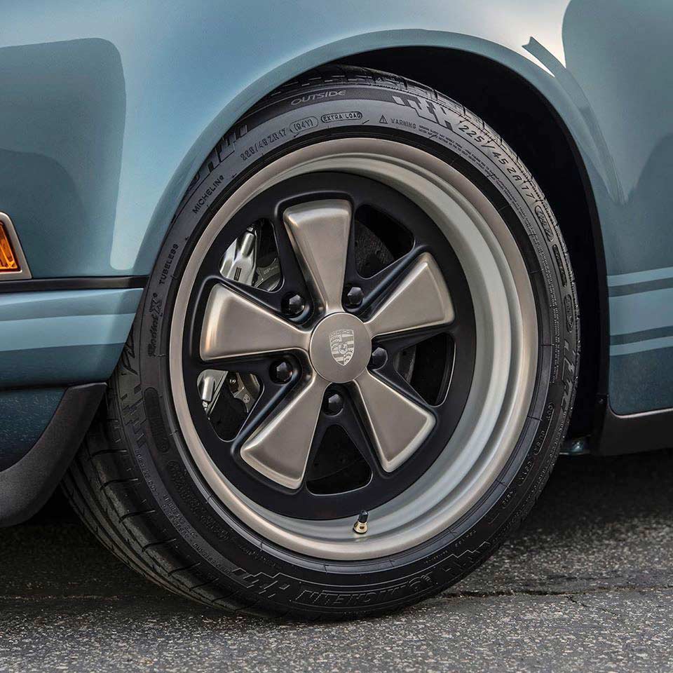 Singer-Porsche-911-Octagon-Commission_wheels