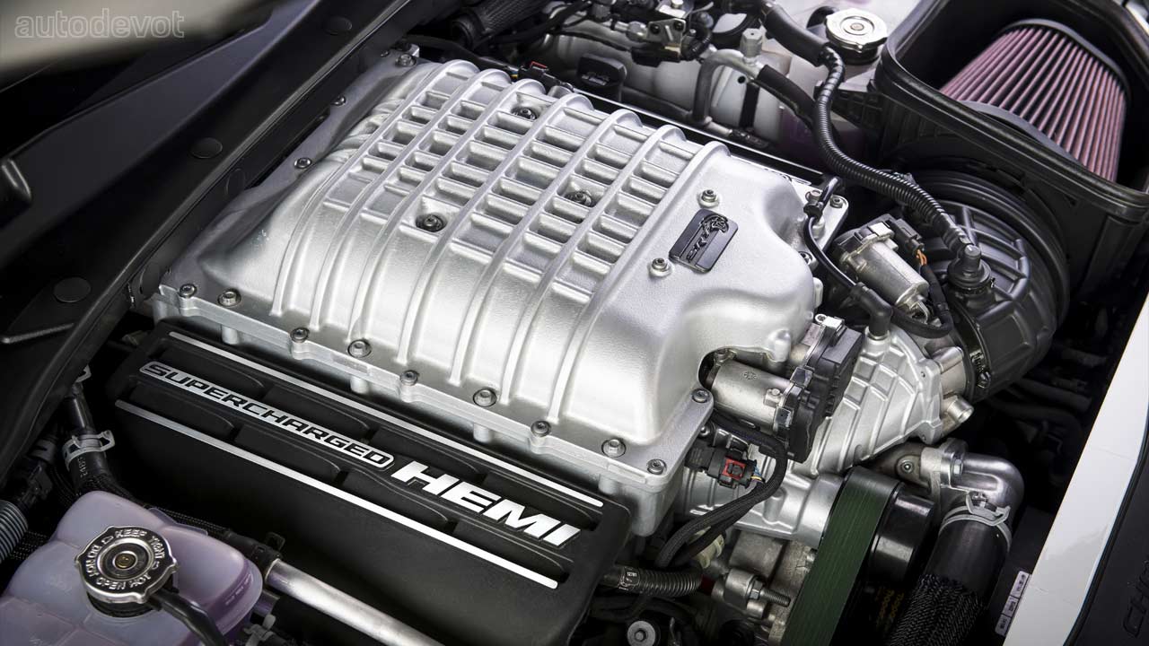 2021-Dodge-Charger-SRT-Hellcat-Redeye_engine