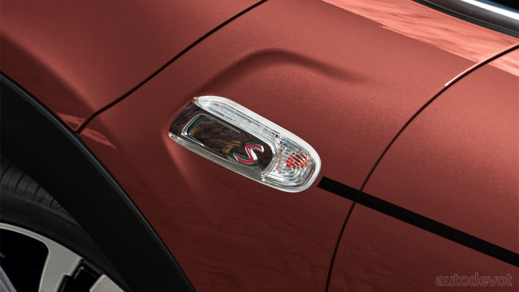 2021-MINI-Coral-Red-Edition_fender_badge