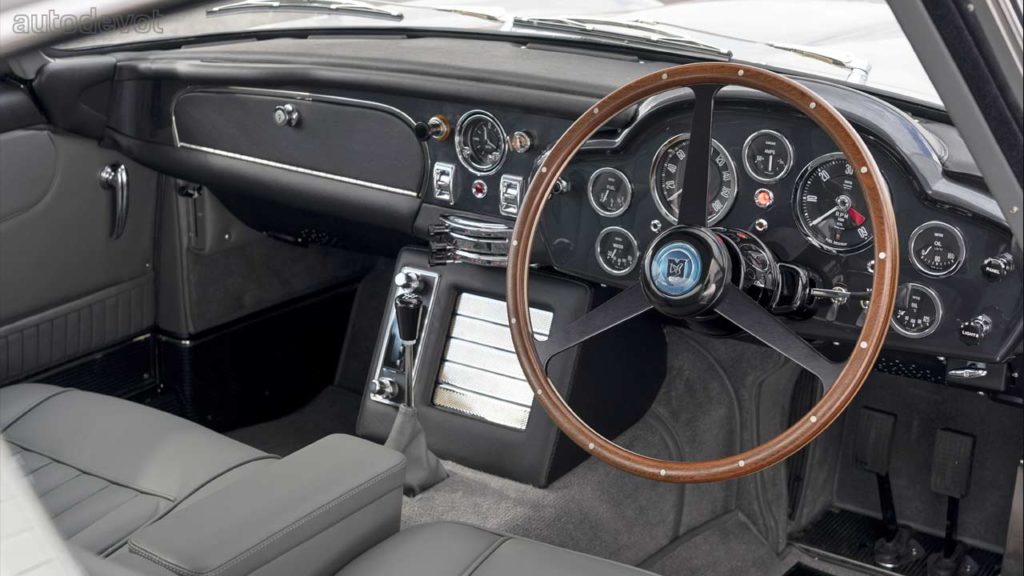 Aston-Martin-DB5-Goldfinger-Continuation-interior