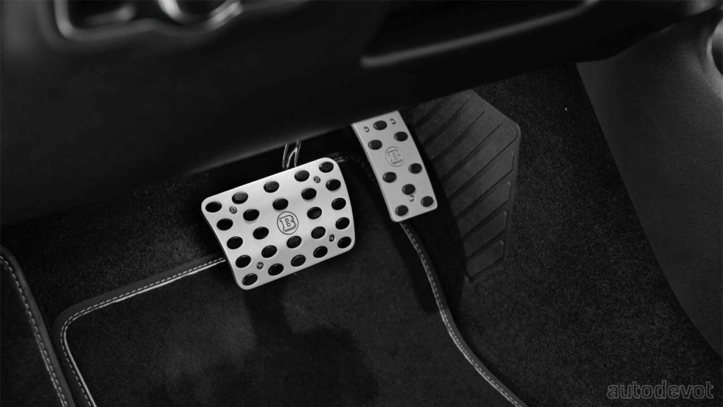 Brabus-Mercedes-Benz-GLB_interior_pedals