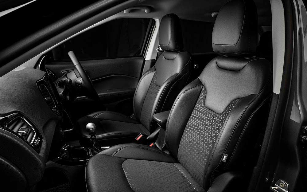 Jeep-Compass-Night-Eagle-Limited-Edition_interior_seats