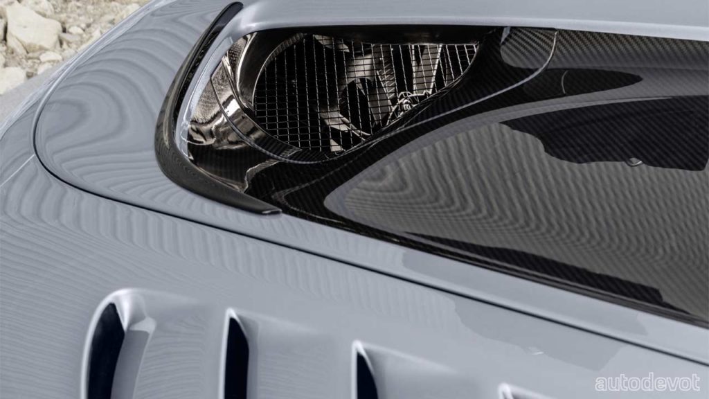 Mercedes-AMG-GT-Black-Series_bonnet_opening